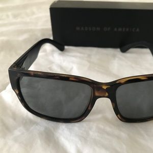 MADSON Classico Black Tortoise